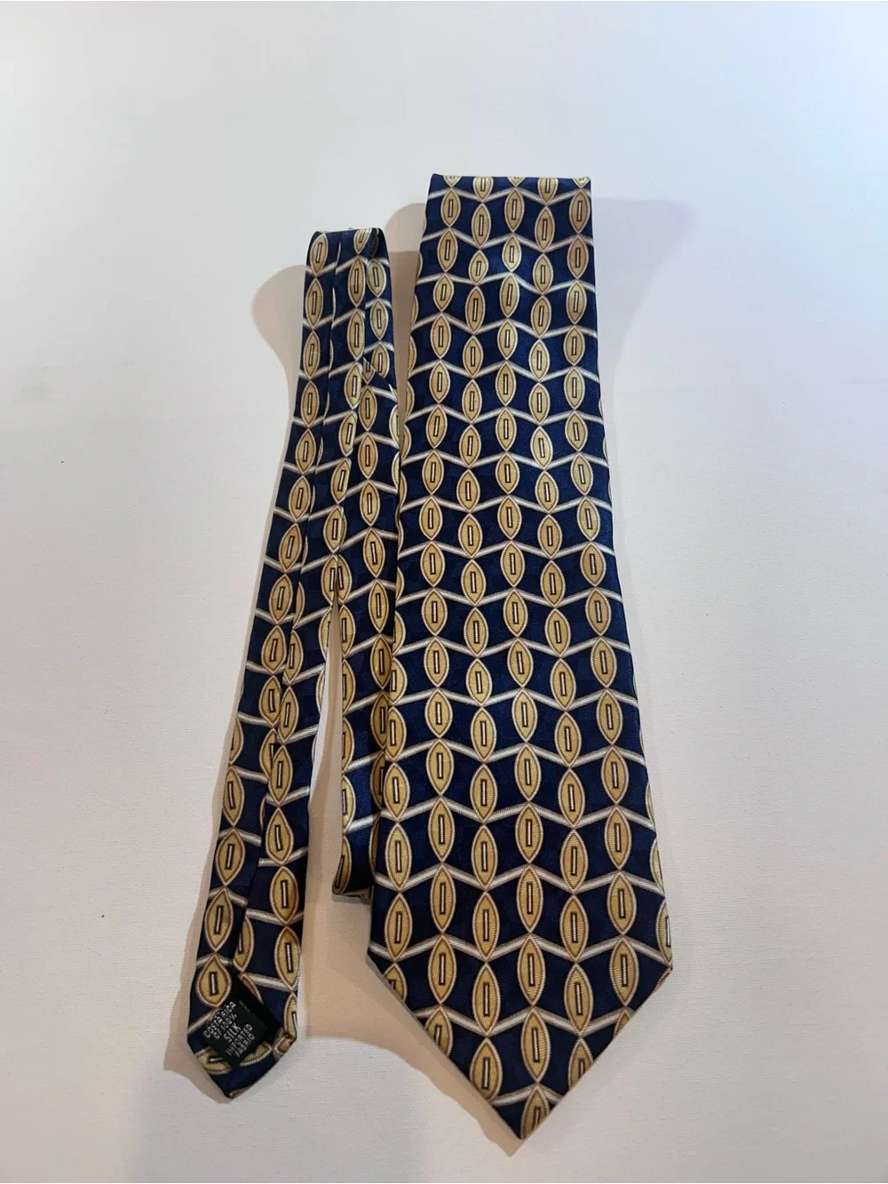 N.E.O. Bill Blass Men’s 100% Silk Tie Navy Gold Geometric Necktie